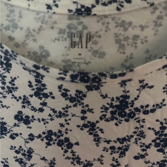 Gap women’s shirt - Picture 3 of 5